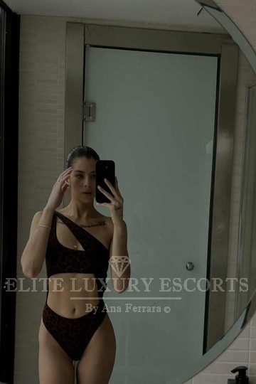 Escort-Scarlett-03
