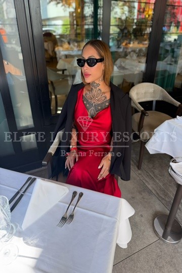 Escort-Agatha-007