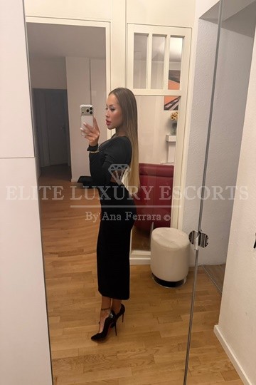 Escort-Agatha-010